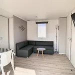 Mobil-home Grand Confort 4 Pers: Piscine Chauffee, Pres De La Plage, Parking Inclus - Fr-1-361a-48 Nyaraló