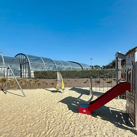 Mobil-home Grand Confort 4 Pers: Piscine Chauffee, Pres De La Plage, Parking Inclus - Fr-1-361a-48 Jullouville-les-Pins