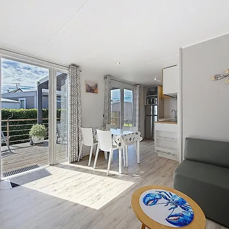 Mobil-home Grand Confort 4 Pers: Piscine Chauffee, Pres De La Plage, Parking Inclus - Fr-1-361a-48 Prázdninový dům