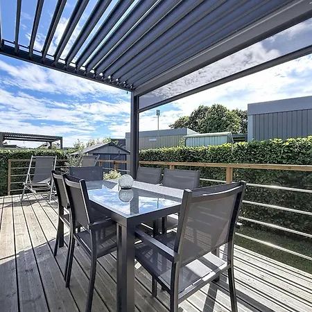 Mobil-home Grand Confort 4 Pers: Piscine Chauffee, Pres De La Plage, Parking Inclus - Fr-1-361a-48 Prázdninový dům Jullouville-les-Pins