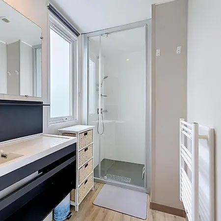 Mobil-home Grand Confort 4 Pers: Piscine Chauffee, Pres De La Plage, Parking Inclus - Fr-1-361a-48 Jullouville-les-Pins